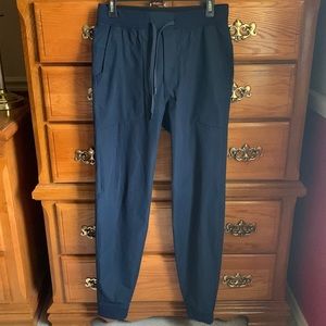 Men’s True Navy M Tall LuluLemon ABC Jogger.